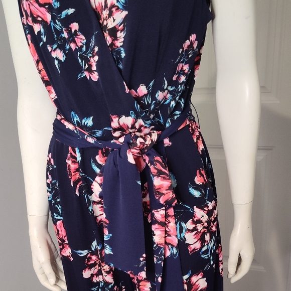 Tahari Floral Sleeveless Jumpsuit - Picture 5 of 13